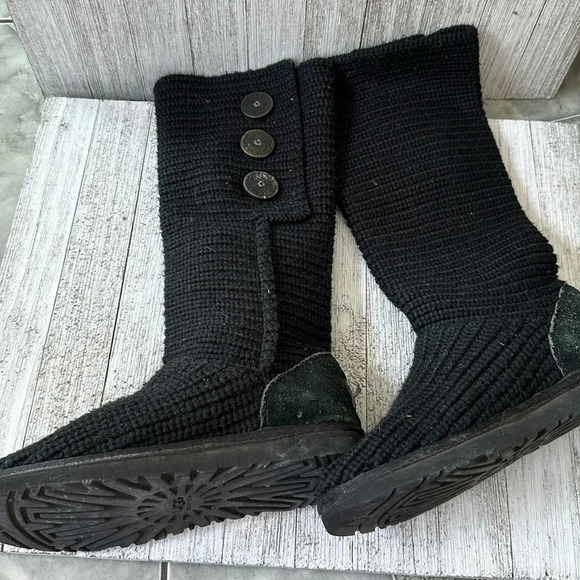 UGG Classic Cardy Boots - Picture 2 of 9